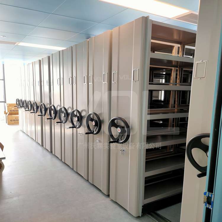 祝賀某公司車(chē)間實(shí)驗(yàn)室凈化工程完工投入使用！